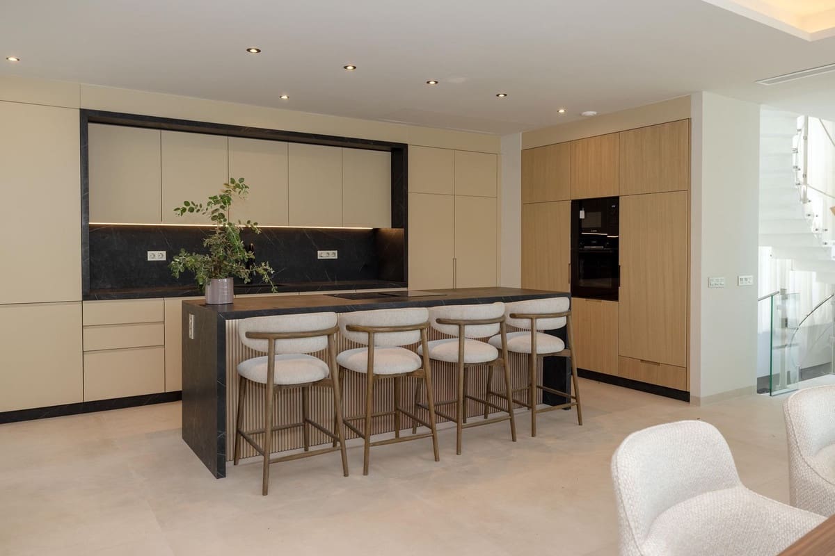 7 bedroom Villa for sale in Benalmadena - € 3,650,000 (Ref: 9929774)