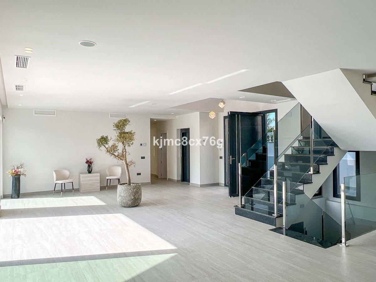 5 soveværelse Villa til salg i El Faro med garage - € 3.675.000 (Ref: 9929775)