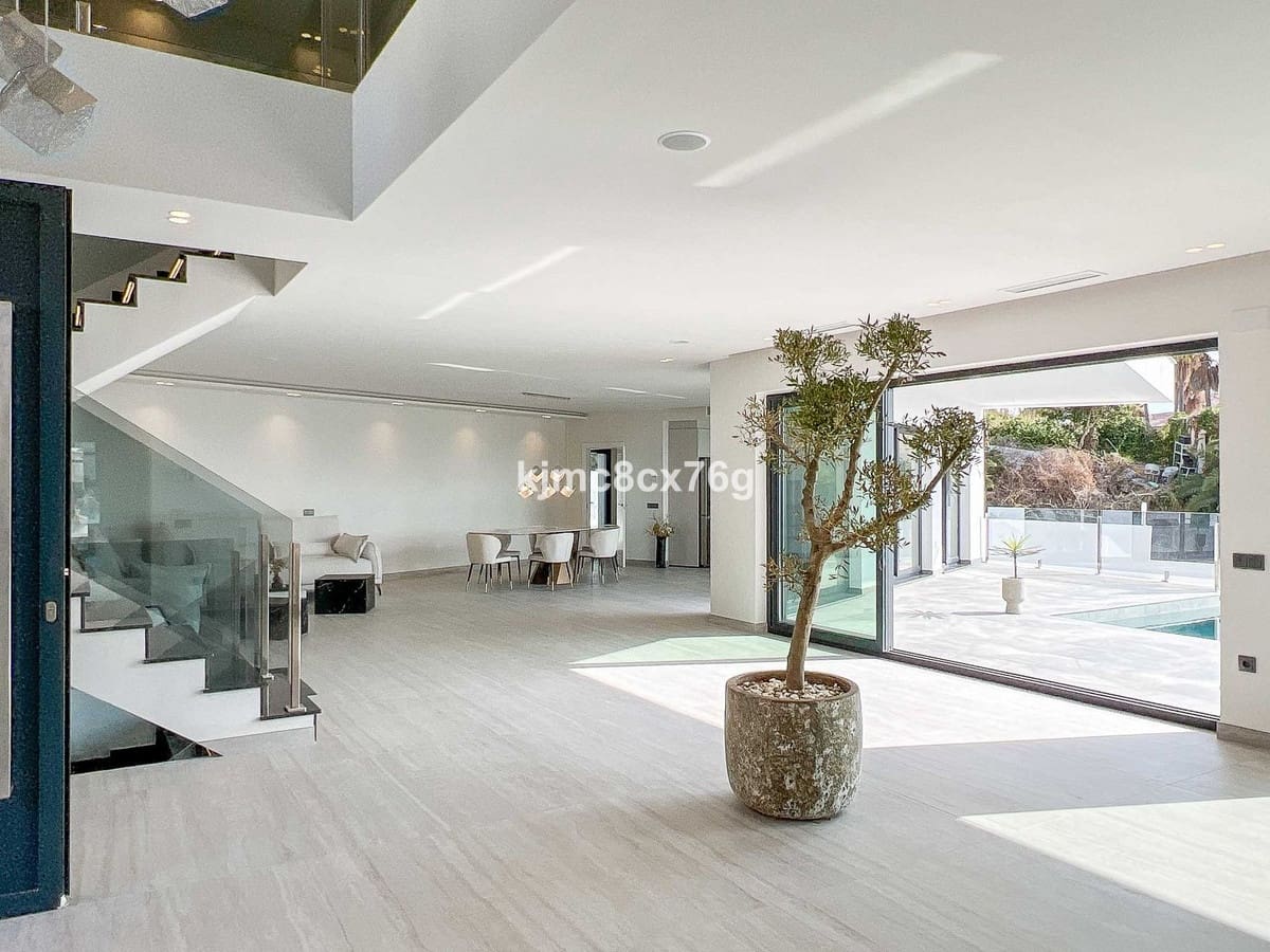 5 soveværelse Villa til salg i El Faro med garage - € 3.675.000 (Ref: 9929775)