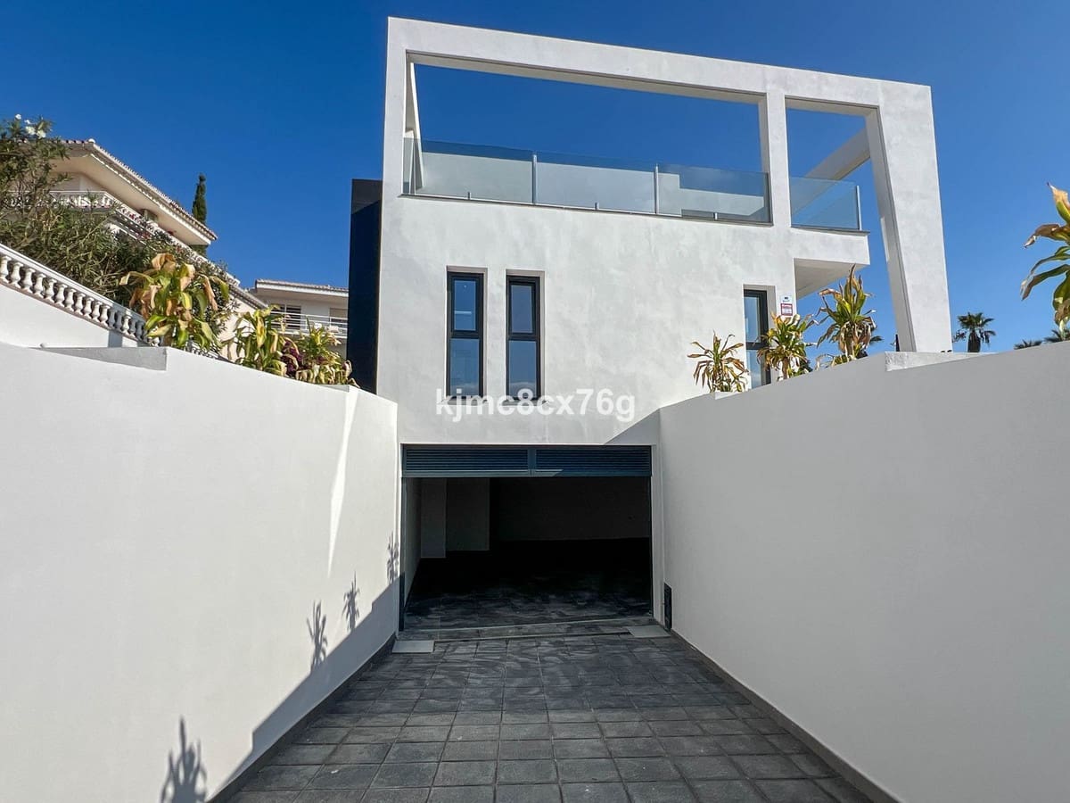 5 soveværelse Villa til salg i El Faro med garage - € 3.675.000 (Ref: 9929775)