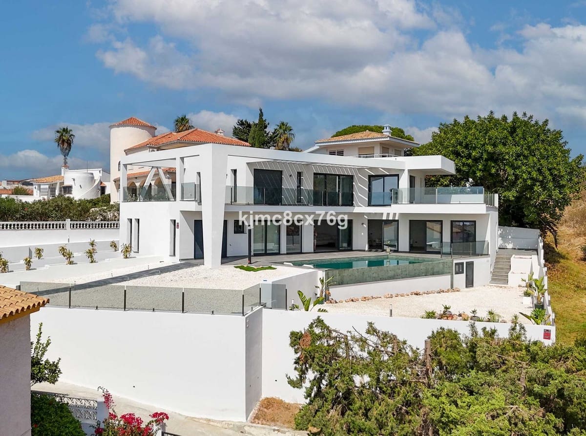 5 soveværelse Villa til salg i El Faro med garage - € 3.675.000 (Ref: 9929775)
