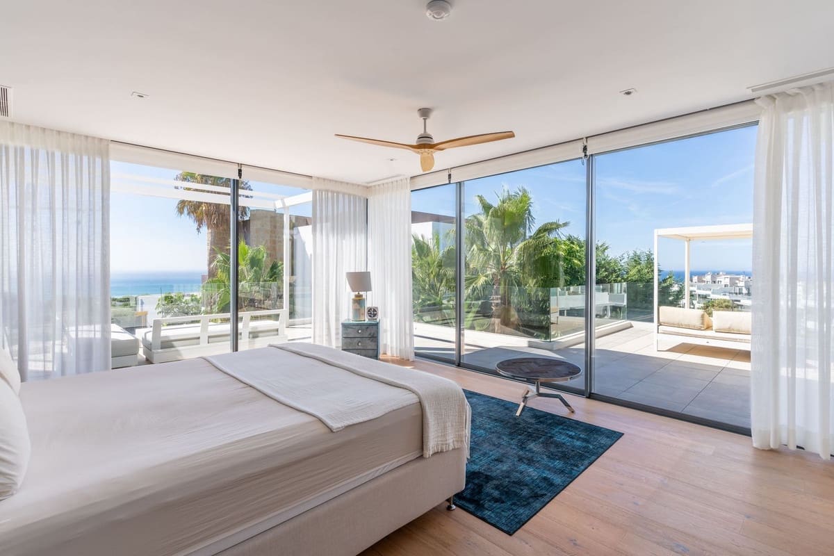 5 bedroom Villa for sale in Cabopino - € 4,224,000 (Ref: 9929777)