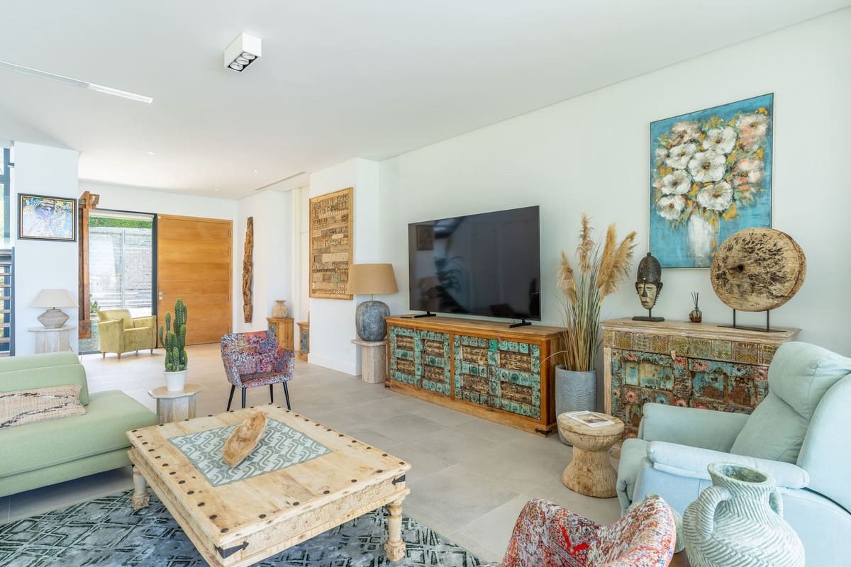 5 bedroom Villa for sale in Cabopino - € 4,224,000 (Ref: 9929777)