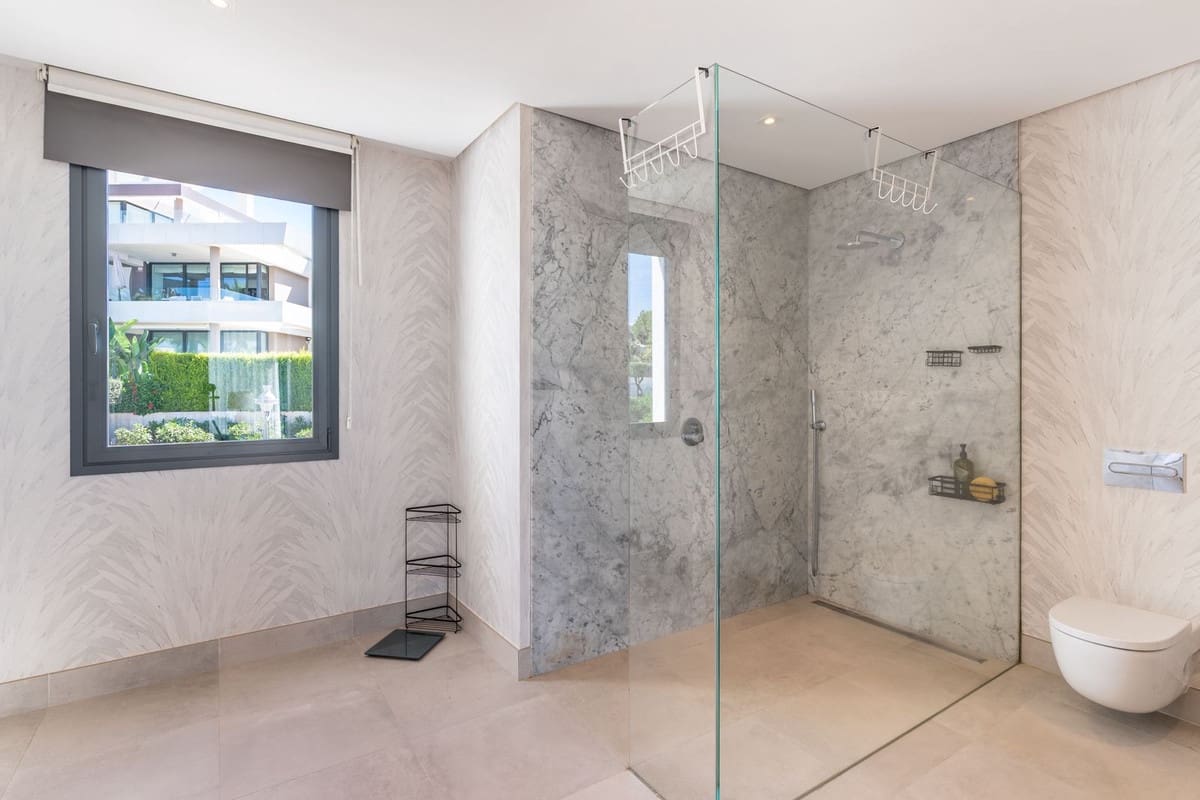 5 bedroom Villa for sale in Cabopino - € 4,224,000 (Ref: 9929777)
