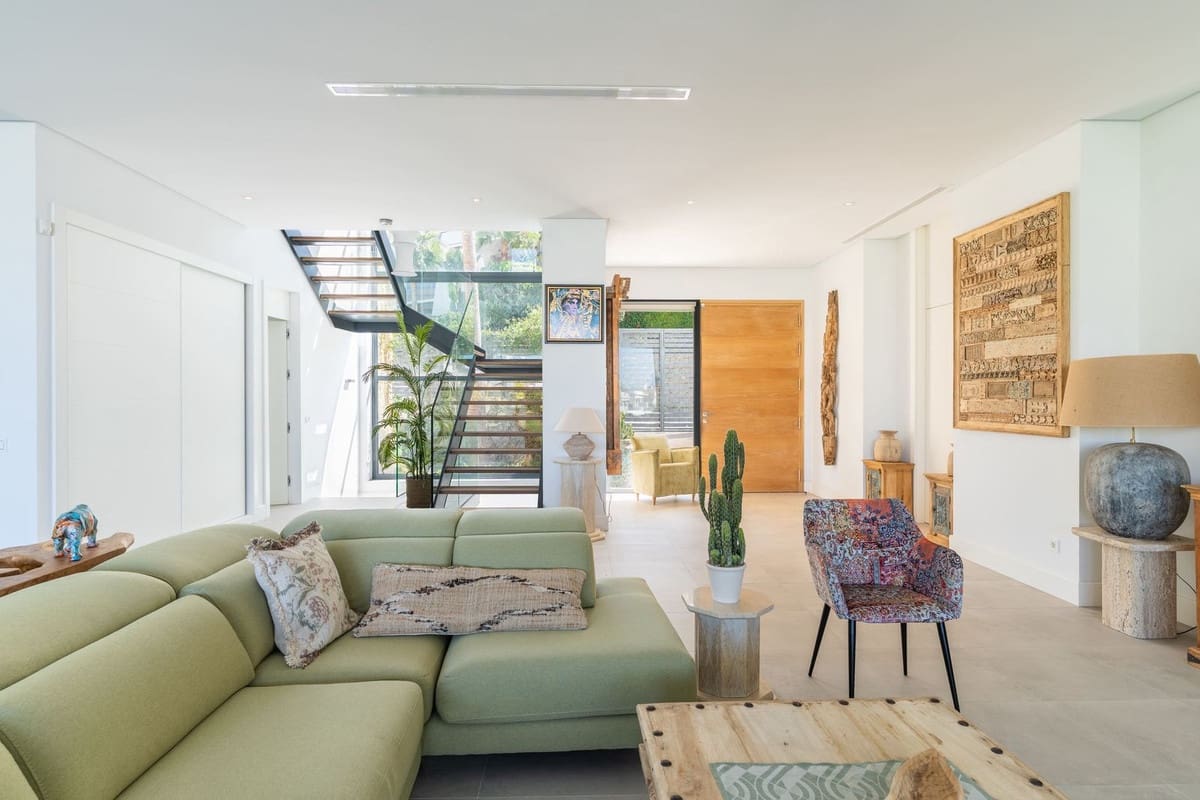 5 bedroom Villa for sale in Cabopino - € 4,224,000 (Ref: 9929777)