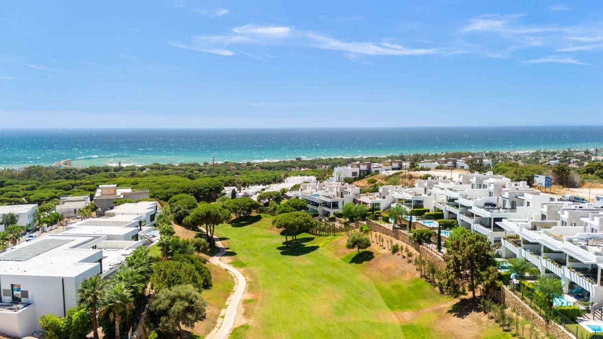 5 bedroom Villa for sale in Cabopino - € 4,224,000 (Ref: 9929777)