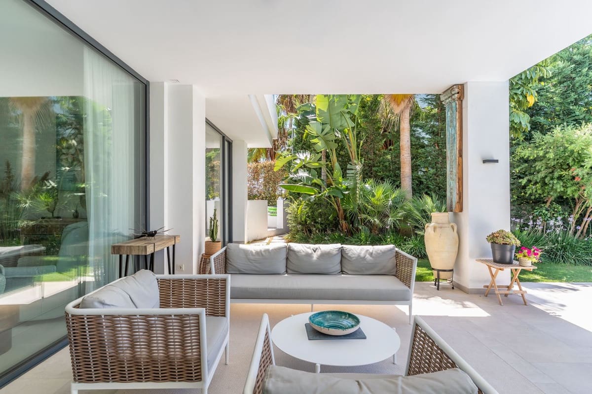 5 bedroom Villa for sale in Cabopino - € 4,224,000 (Ref: 9929777)