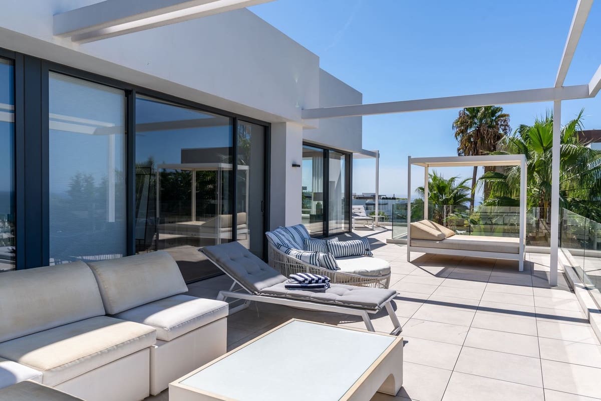 5 bedroom Villa for sale in Cabopino - € 4,224,000 (Ref: 9929777)