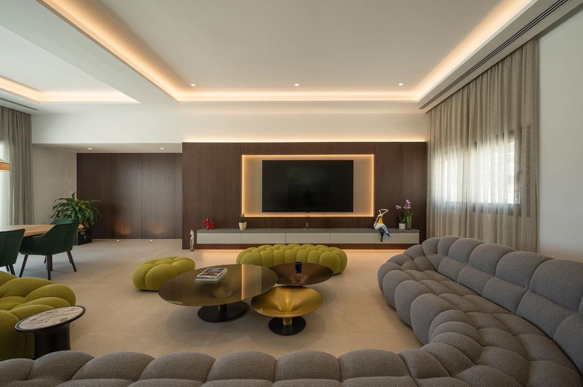 5 bedroom Villa for sale in Benalmadena Costa with garage - € 4,500,000 (Ref: 9929779)