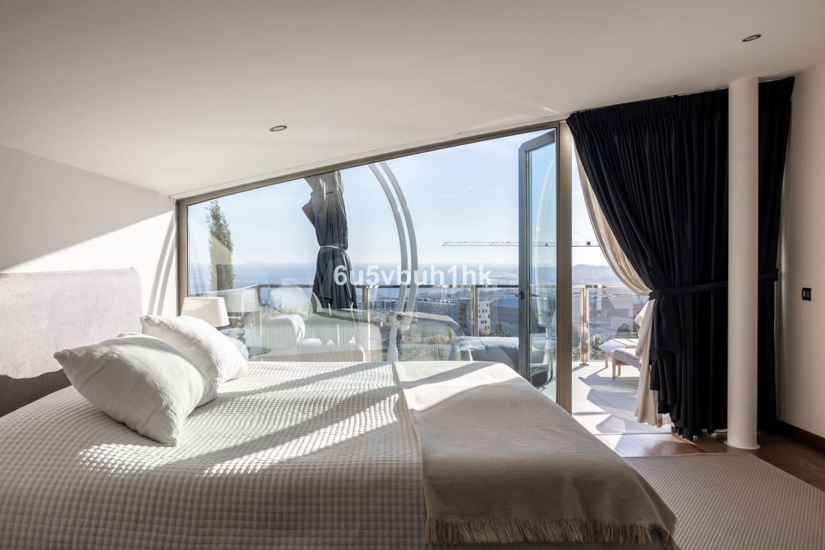 4 Zimmer Villa zu verkaufen in Benalmadena mit Garage - 4.600.000 € (Ref: 9929780)