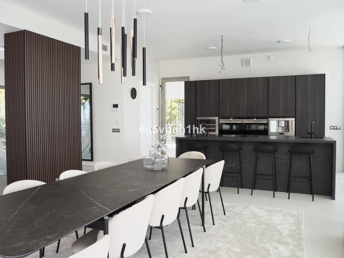 4 Zimmer Villa zu verkaufen in Benalmadena mit Garage - 4.600.000 € (Ref: 9929780)