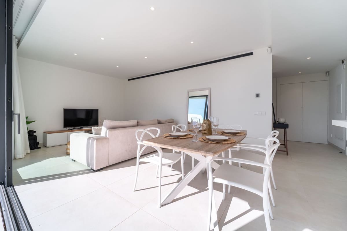 2 bedroom Apartment for sale in Fuengirola - € 539,000 (Ref: 9929783)
