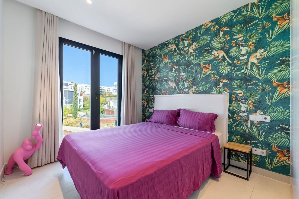 2 bedroom Apartment for sale in Fuengirola - € 539,000 (Ref: 9929783)