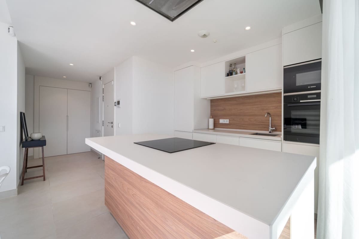 2 bedroom Apartment for sale in Fuengirola - € 539,000 (Ref: 9929783)