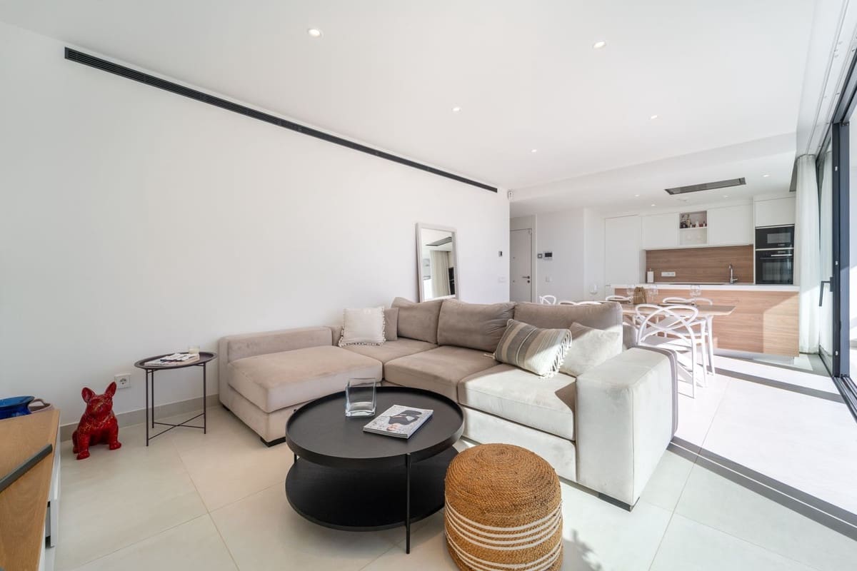 2 bedroom Apartment for sale in Fuengirola - € 539,000 (Ref: 9929783)