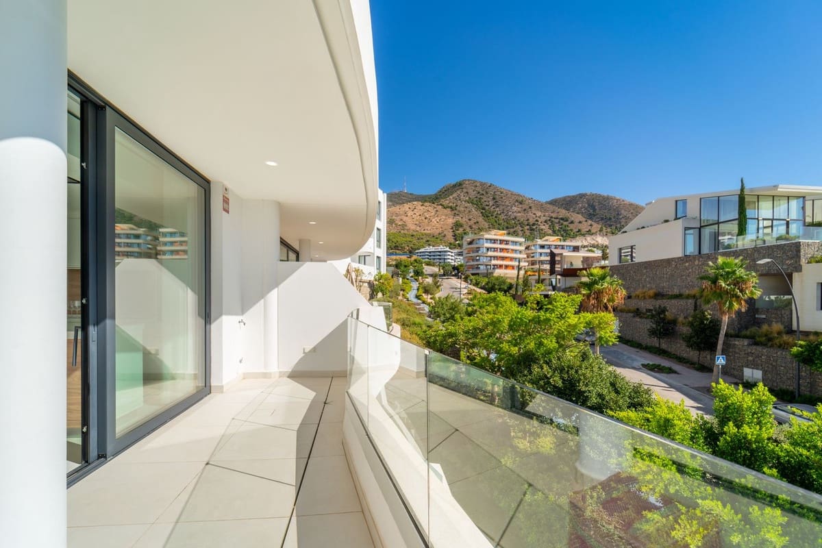 2 bedroom Apartment for sale in Fuengirola - € 539,000 (Ref: 9929783)
