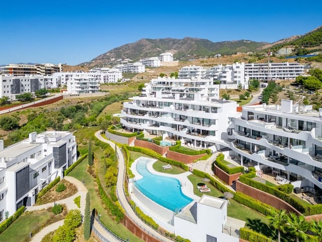 2 bedroom Apartment for sale in Fuengirola - € 539,000 (Ref: 9929783)