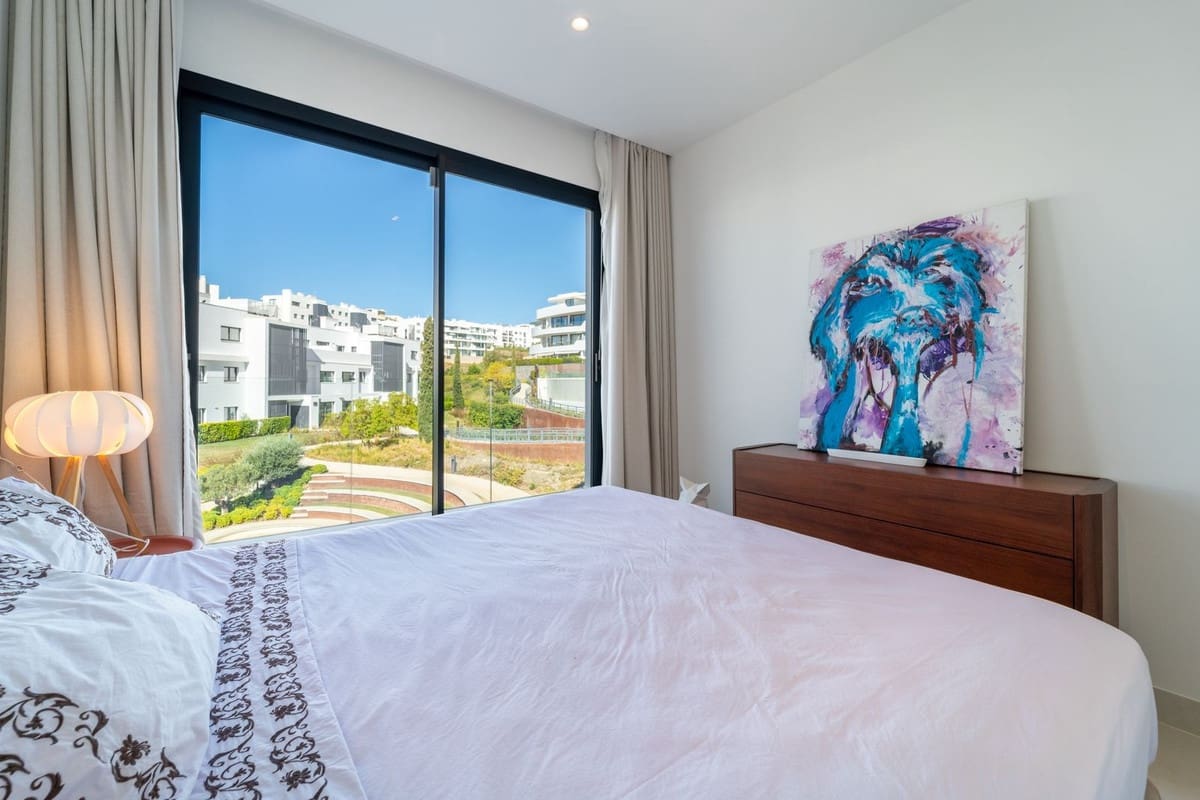 2 bedroom Apartment for sale in Fuengirola - € 539,000 (Ref: 9929783)