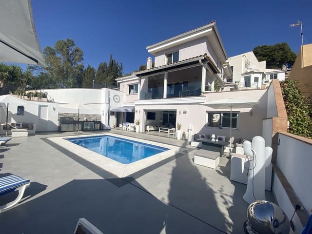 5 soverom Villa til salgs i Torremolinos med garasje - € 1 150 000 (Ref: 9929892)