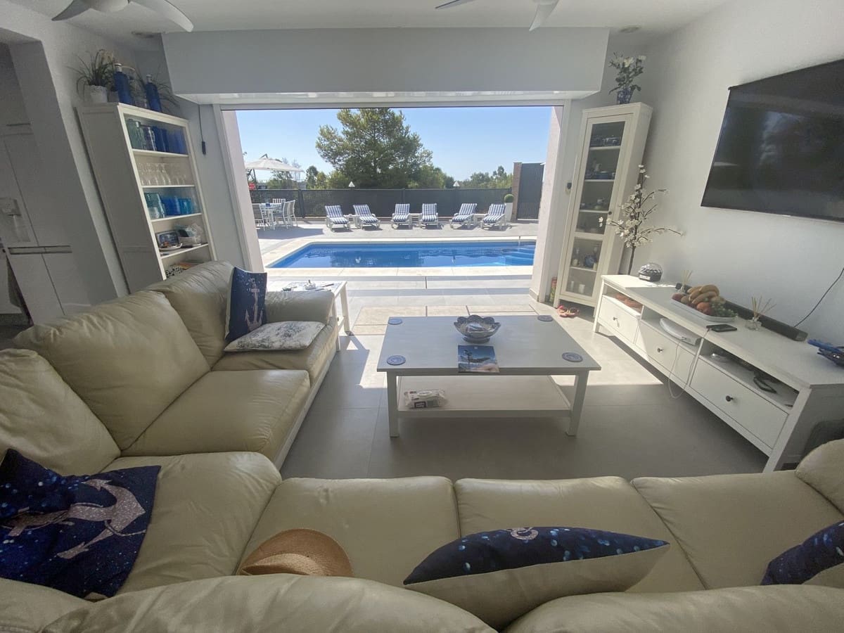 5 soverom Villa til salgs i Torremolinos med garasje - € 1 150 000 (Ref: 9929892)