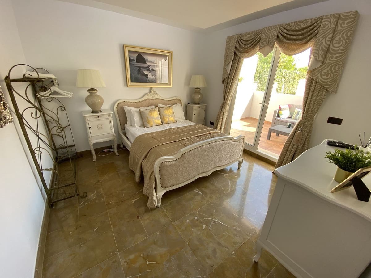 5 soverom Villa til salgs i Torremolinos med garasje - € 1 150 000 (Ref: 9929892)