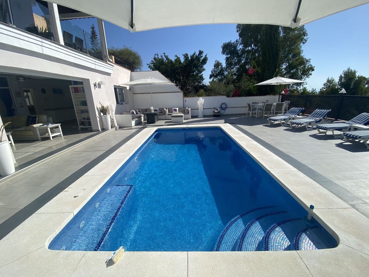 5 soverom Villa til salgs i Torremolinos med garasje - € 1 150 000 (Ref: 9929892)