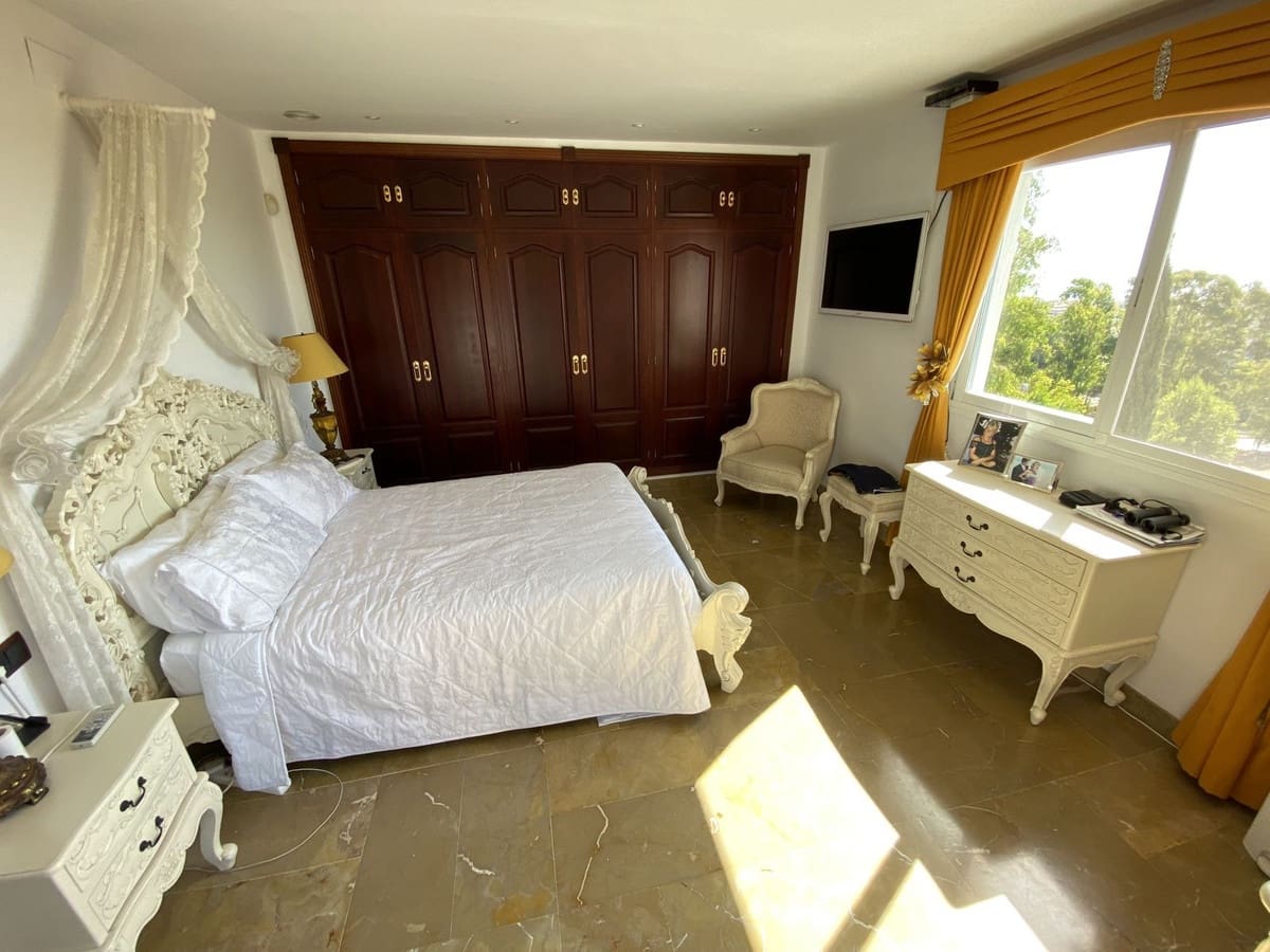 5 soverom Villa til salgs i Torremolinos med garasje - € 1 150 000 (Ref: 9929892)