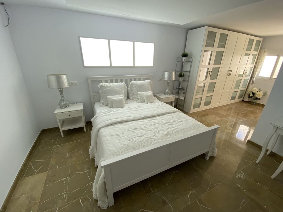 5 soverom Villa til salgs i Torremolinos med garasje - € 1 150 000 (Ref: 9929892)