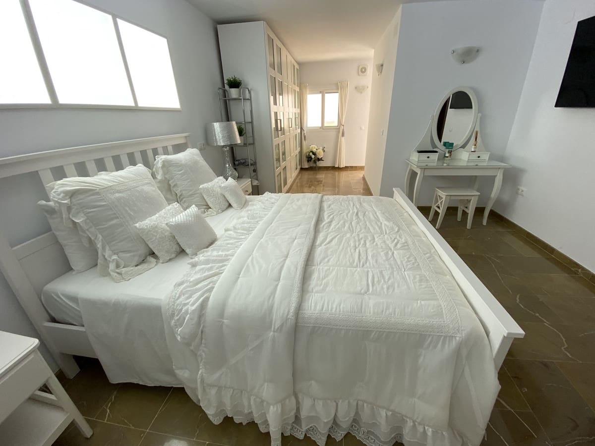 5 soverom Villa til salgs i Torremolinos med garasje - € 1 150 000 (Ref: 9929892)
