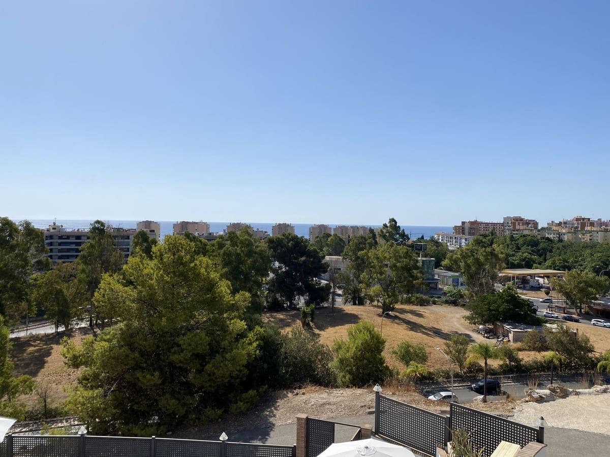 5 soverom Villa til salgs i Torremolinos med garasje - € 1 150 000 (Ref: 9929892)