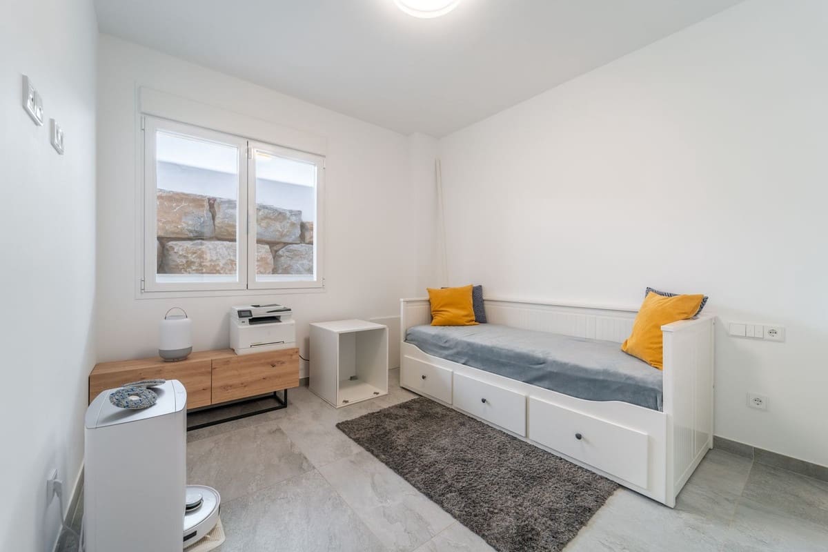 3 soveværelse Lejlighed til salg i La Capellania - € 1.290.000 (Ref: 9929896)