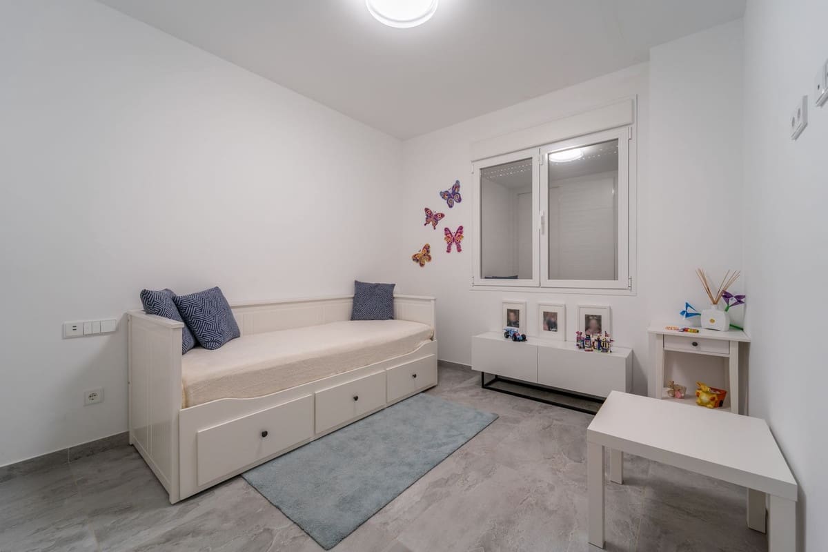3 soveværelse Lejlighed til salg i La Capellania - € 1.290.000 (Ref: 9929896)
