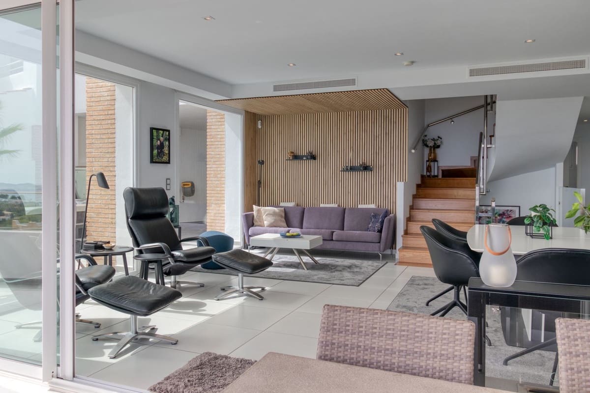 4 makuuhuone Huvila myytävänä paikassa Torremuelle mukana 
autotalli - 1 295 000 € (Ref: 9929902)