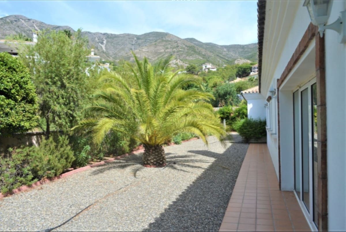 Chalet de 5 habitaciones en Mijas en venta con garaje - 1.299.950 € (Ref: 9929906)