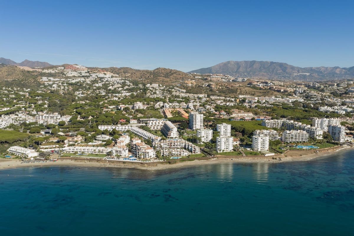 2 Zimmer Apartment zu verkaufen in Mijas Costa mit Garage - 1.300.000 € (Ref: 9929907)