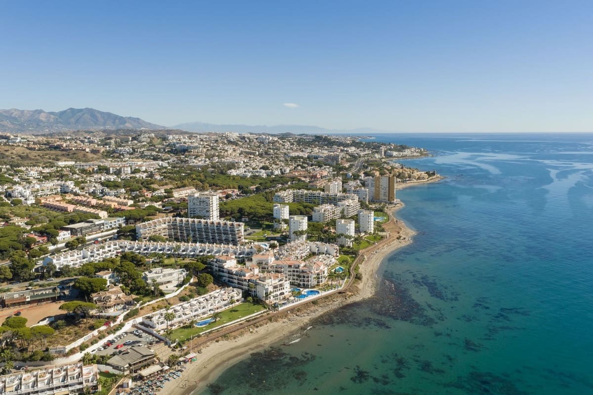 2 Zimmer Apartment zu verkaufen in Mijas Costa mit Garage - 1.300.000 € (Ref: 9929907)