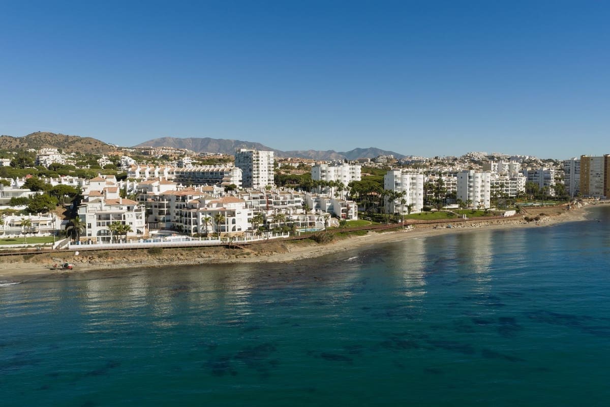 2 Zimmer Apartment zu verkaufen in Mijas Costa mit Garage - 1.300.000 € (Ref: 9929907)