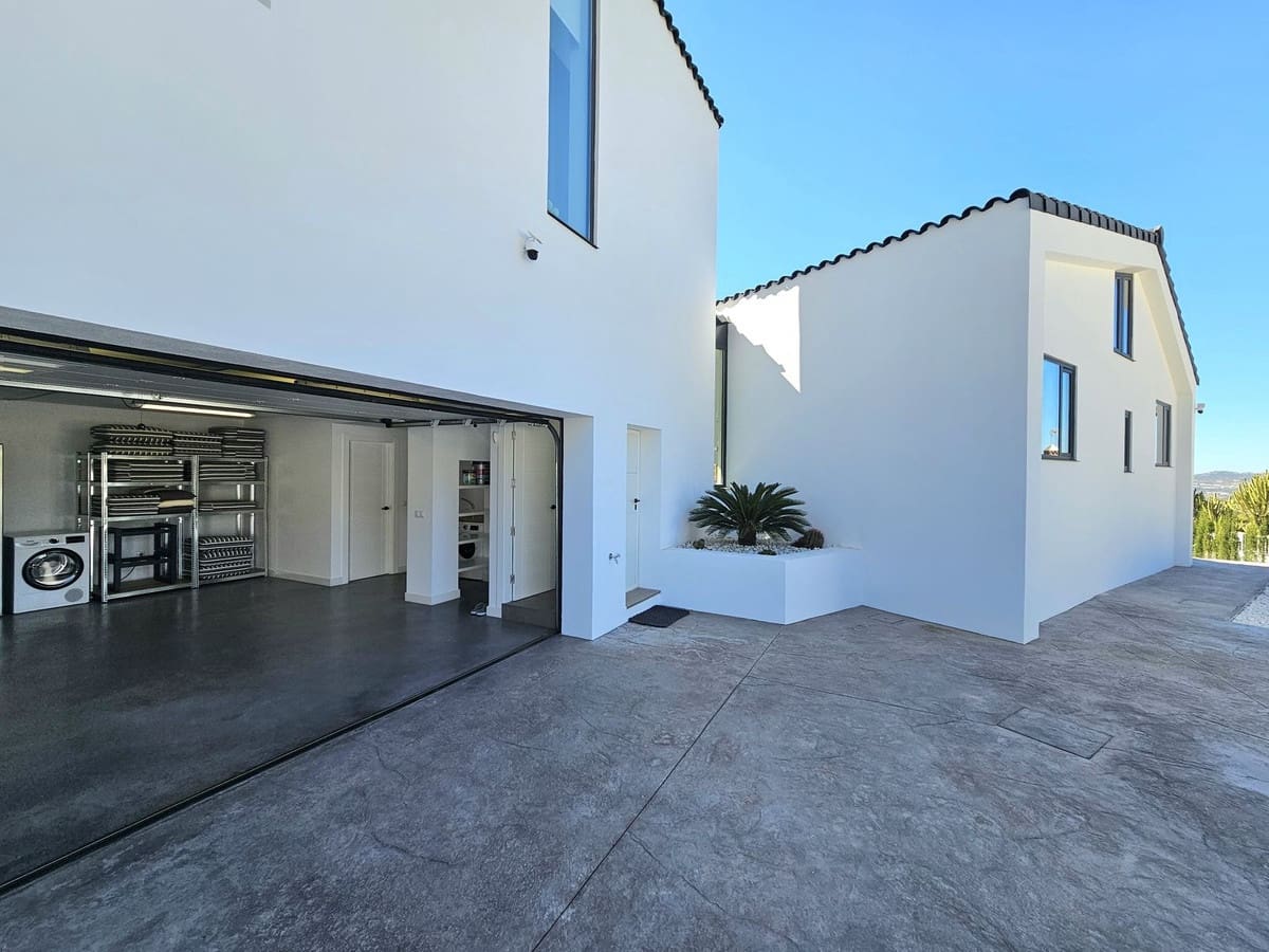3 slaapkamer Villa te koop in Mijas met garage - € 1.395.000 (Ref: 9929909)