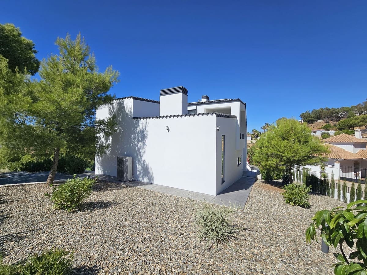 3 slaapkamer Villa te koop in Mijas met garage - € 1.395.000 (Ref: 9929909)