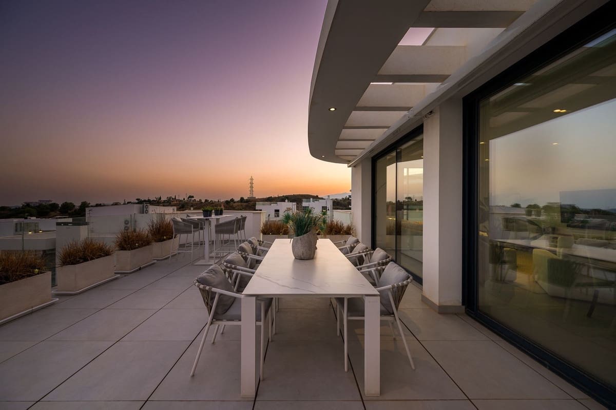 3 slaapkamer Appartement te koop in Fuengirola met garage - € 1.395.000 (Ref: 9929911)