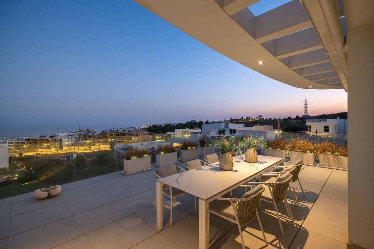 3 slaapkamer Appartement te koop in Fuengirola met garage - € 1.395.000 (Ref: 9929911)
