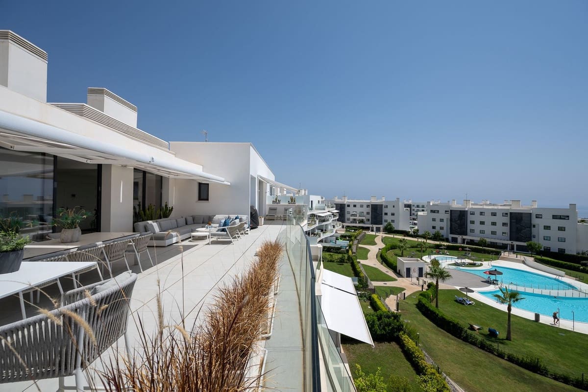 3 slaapkamer Appartement te koop in Fuengirola met garage - € 1.395.000 (Ref: 9929911)