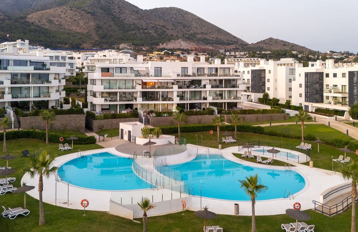 3 slaapkamer Appartement te koop in Fuengirola met garage - € 1.395.000 (Ref: 9929911)
