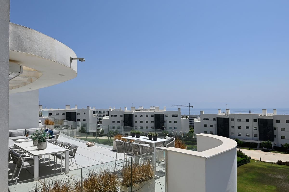 3 slaapkamer Appartement te koop in Fuengirola met garage - € 1.395.000 (Ref: 9929911)