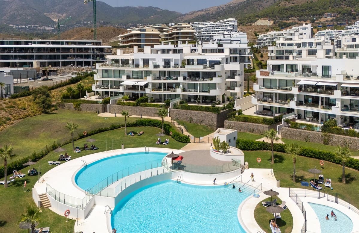 3 slaapkamer Appartement te koop in Fuengirola met garage - € 1.395.000 (Ref: 9929911)
