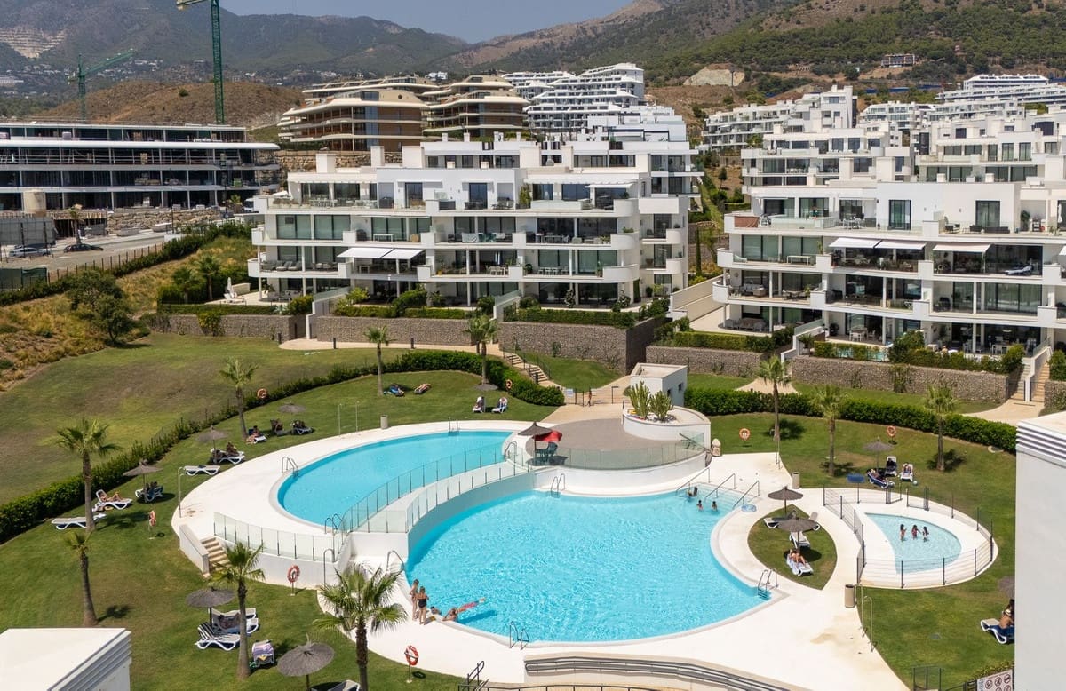 3 slaapkamer Appartement te koop in Fuengirola met garage - € 1.395.000 (Ref: 9929911)