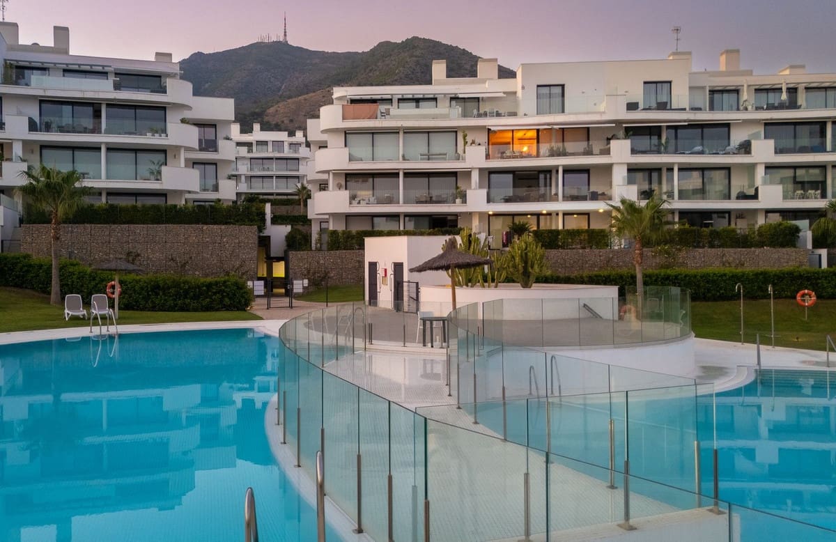 3 slaapkamer Appartement te koop in Fuengirola met garage - € 1.395.000 (Ref: 9929911)