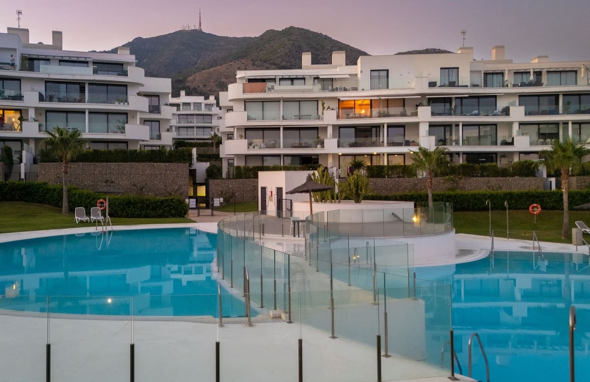 3 slaapkamer Appartement te koop in Fuengirola met garage - € 1.395.000 (Ref: 9929911)