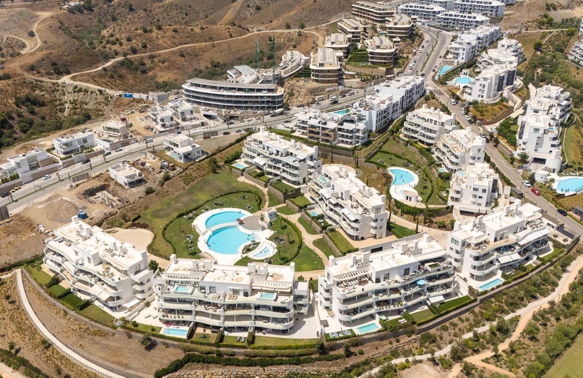 3 slaapkamer Appartement te koop in Fuengirola met garage - € 1.395.000 (Ref: 9929911)