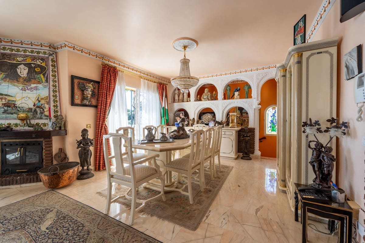 4 bedroom Villa for sale in Torremuelle with garage - € 1,390,000 (Ref: 9929914)